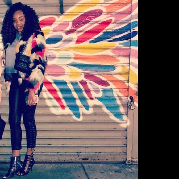 Meet your Posher, Shy - Picture 3 of 6